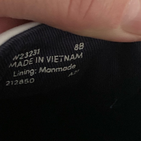 Cole Haan sneakers 8B - Picture 9 of 9